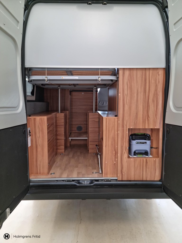Affinity 295 Camper Van |  Automat | 4 ton | Grå |_1