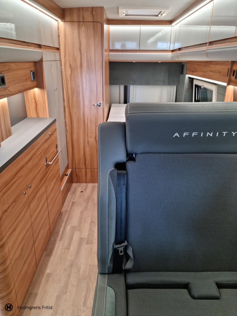 Affinity 295 Camper Van |  Automat | 4 ton | Grå |_10