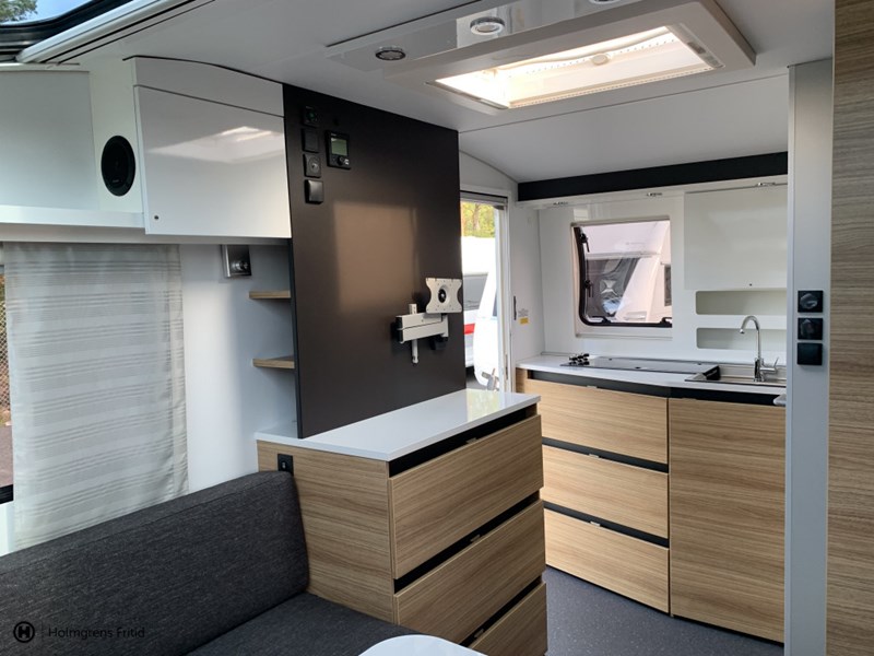 Adria Action 391 LH_13