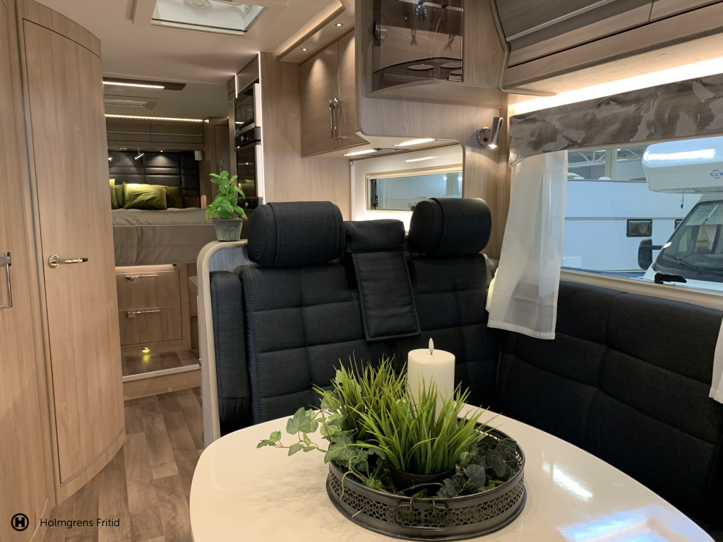 KABE Travel Master Crown 810 Tandem LQB | Mercedes | Automat |_11