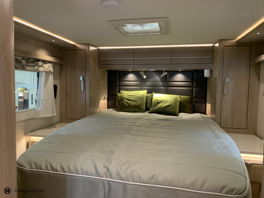 KABE Travel Master Crown 810 Tandem LQB | Mercedes | Automat |_20