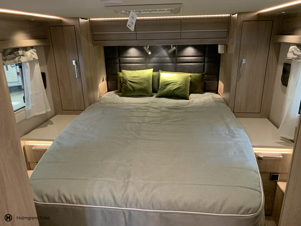 KABE Travel Master Crown 810 Tandem LQB | Mercedes | Automat |_22