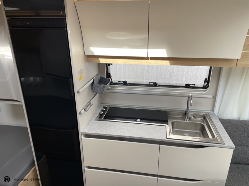 Adria ADORA 572 UT Förmedlingsobjekt, Förtält_6