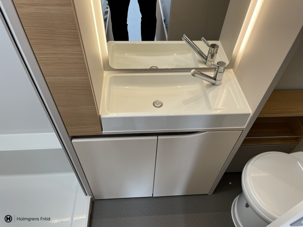 Adria ADORA 572 UT Förmedlingsobjekt, Förtält_10