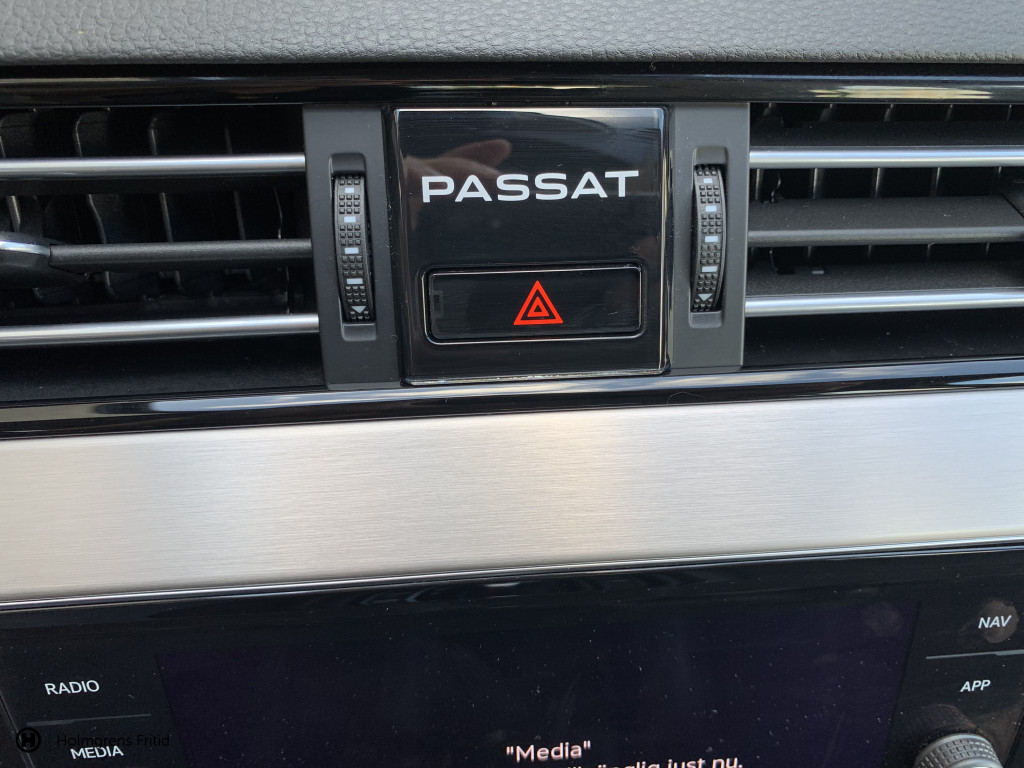 Volkswagen Passat 2.0 TDI SCR 4x4 200hk *AVDRAGBAR MOMS*_9