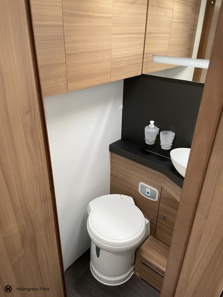 Adria Coral Plus XL  670 SL | Förmedling |_18