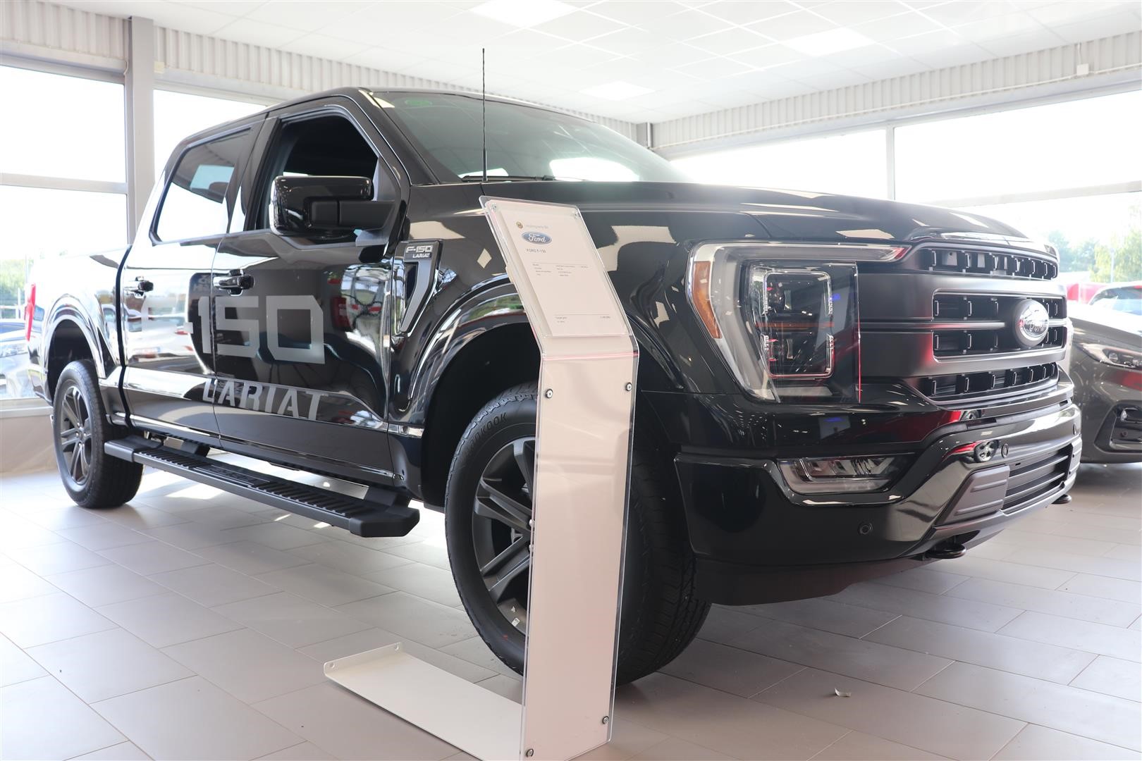 F-150 Supercrew  Black Edition V8 Låg Skatt_6