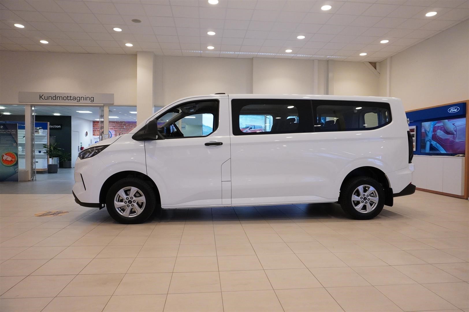 Kombi Minibuss Trend 320l LWB 2.0l 170hk 8AT FWD Diesel_2