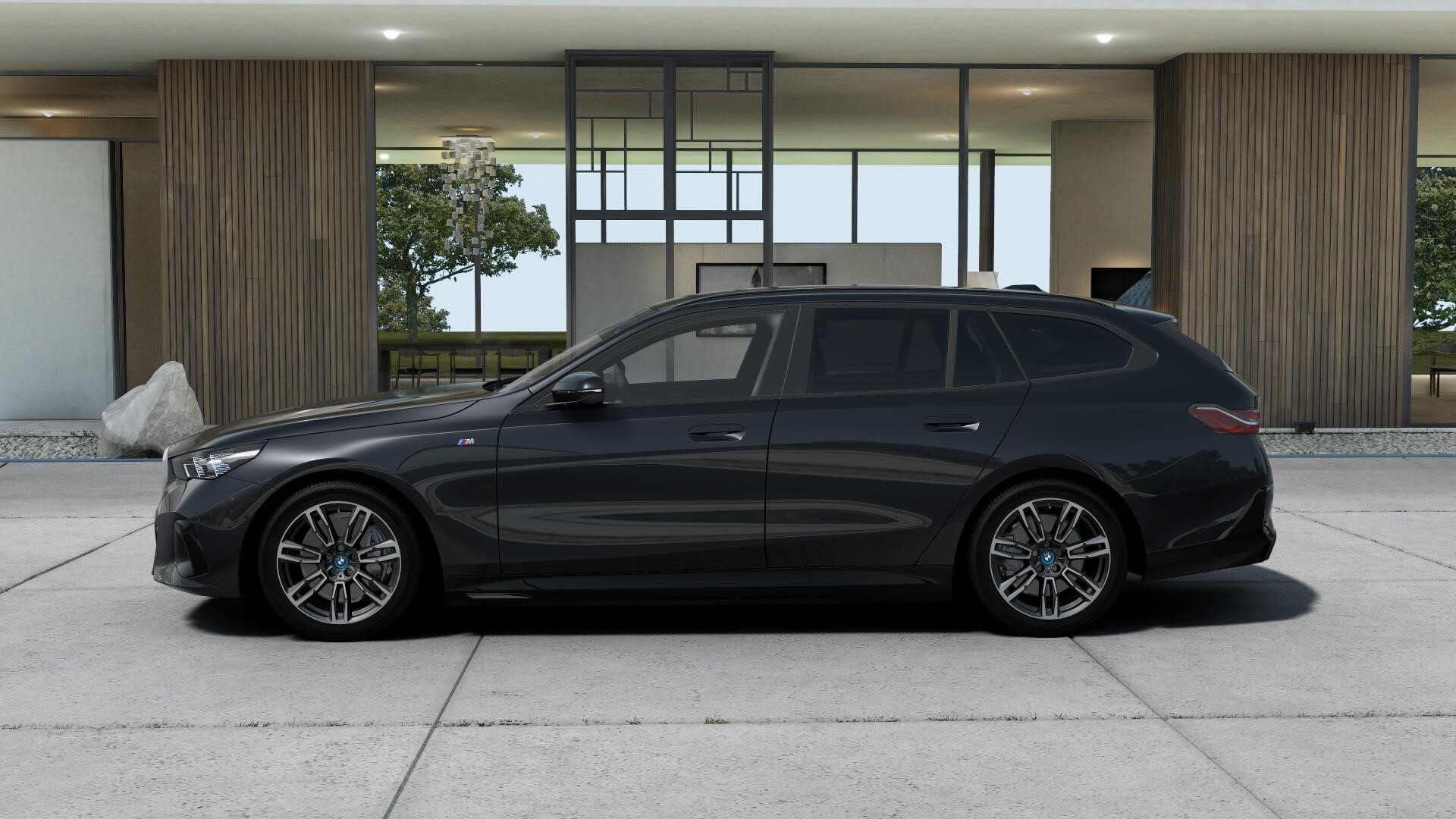 Edrive Touring M Sport Active Launch Ed Drag_3