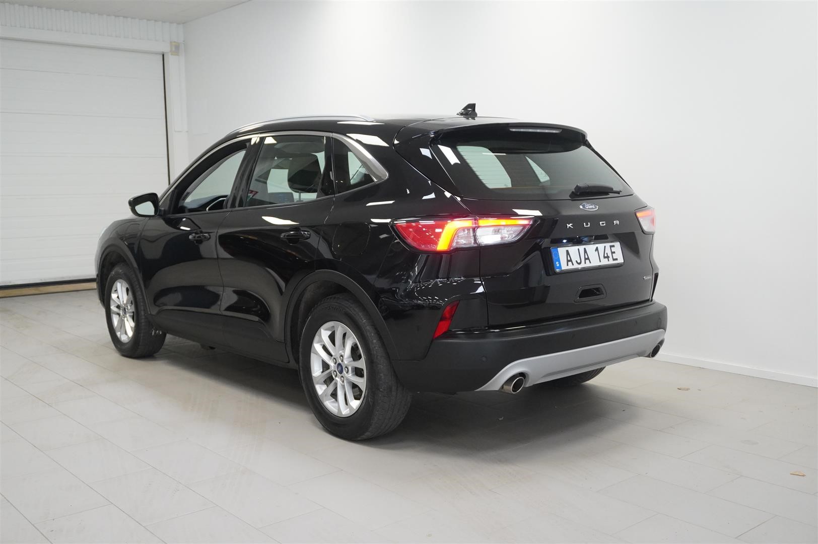 Titanium 2.5 Plug-In Hybrid FWD 225 hk Vinterpaket_2
