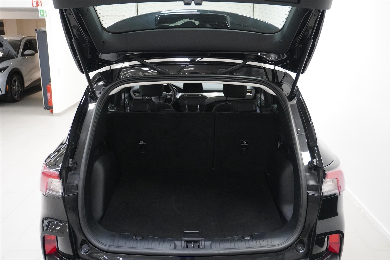 Titanium 2.5 Plug-In Hybrid FWD 225 hk Vinterpaket_16