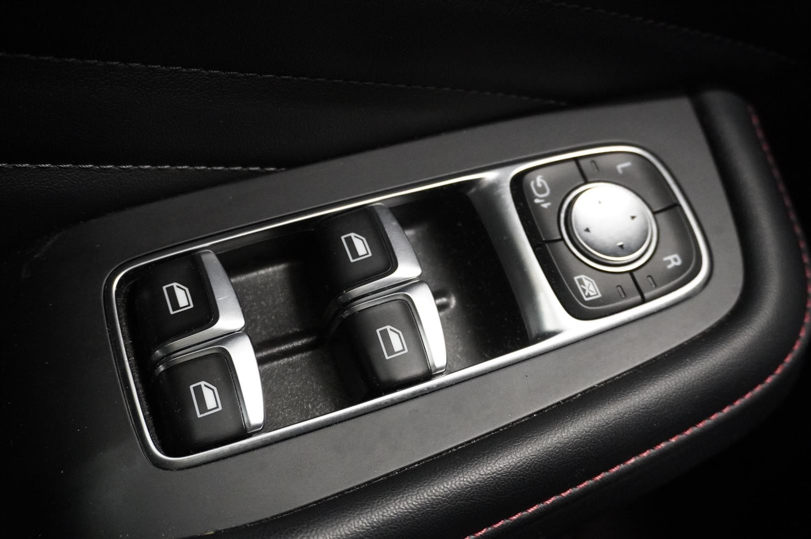 PHEV Luxury Medal Silver_15