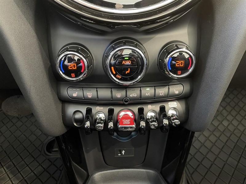 MINI Cooper Cabrio Essential Keyless 17'' Automat_14