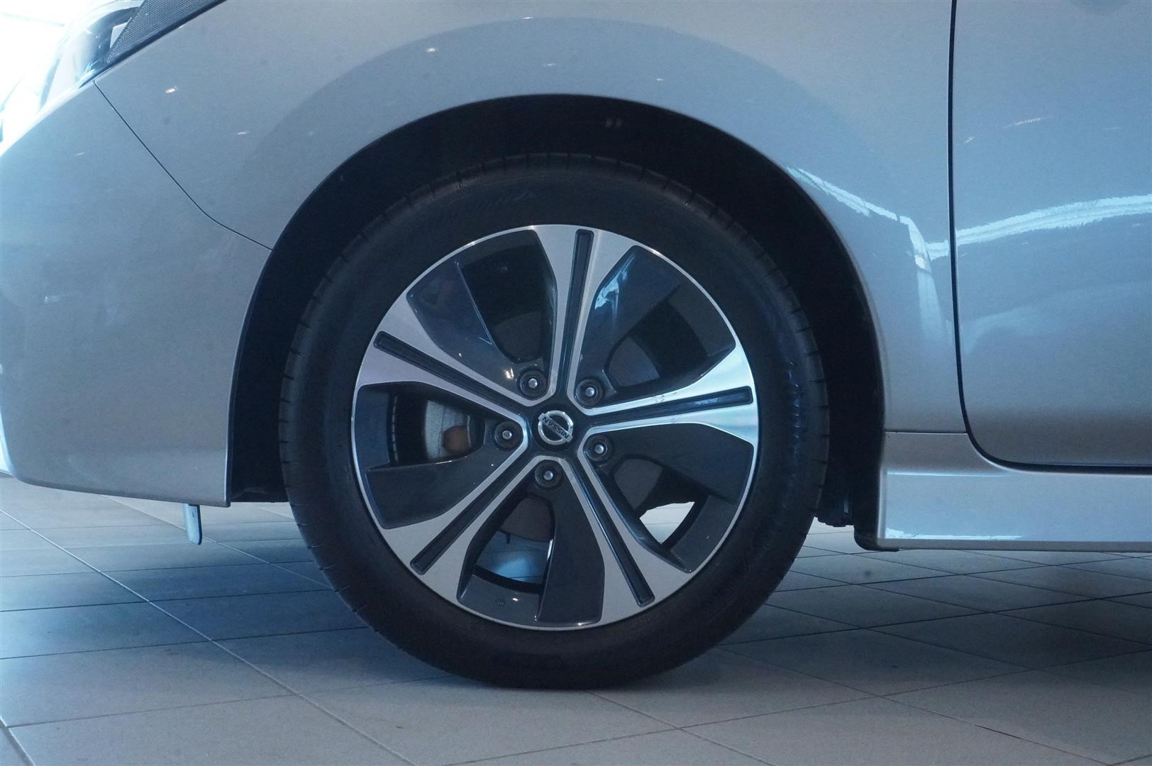5dr Tekna 40 kWh_9
