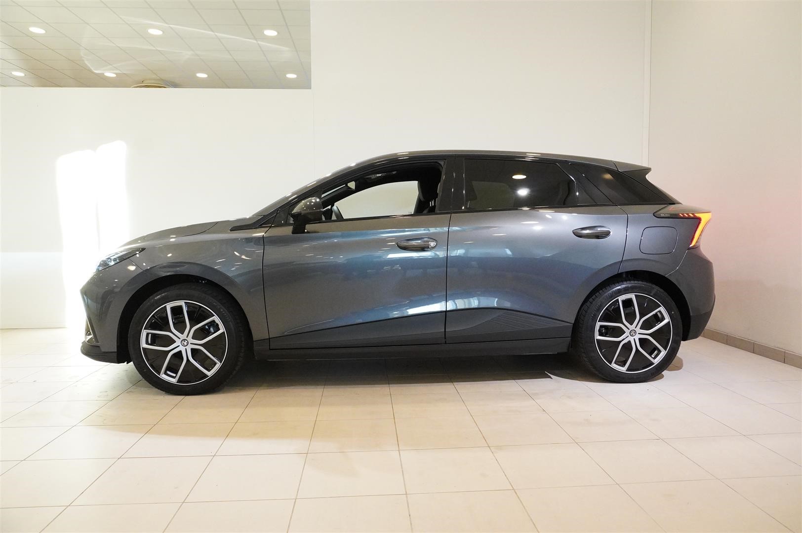 Luxury 64 kWh Privatleasing Från 4495:_2