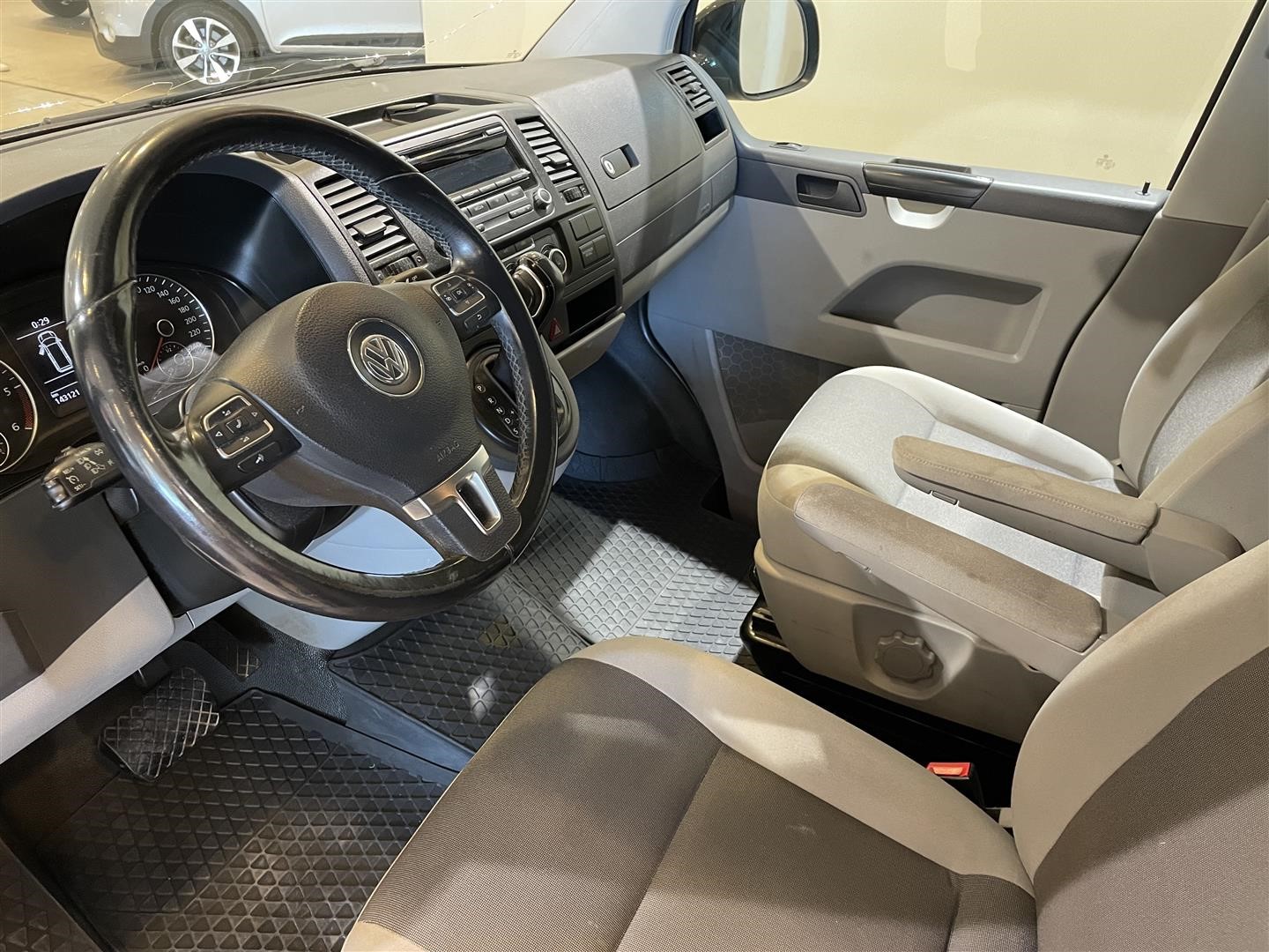 Volkswagen Transporter T5 2.0 TDI Kombi 4Motion DSG 180hk_8