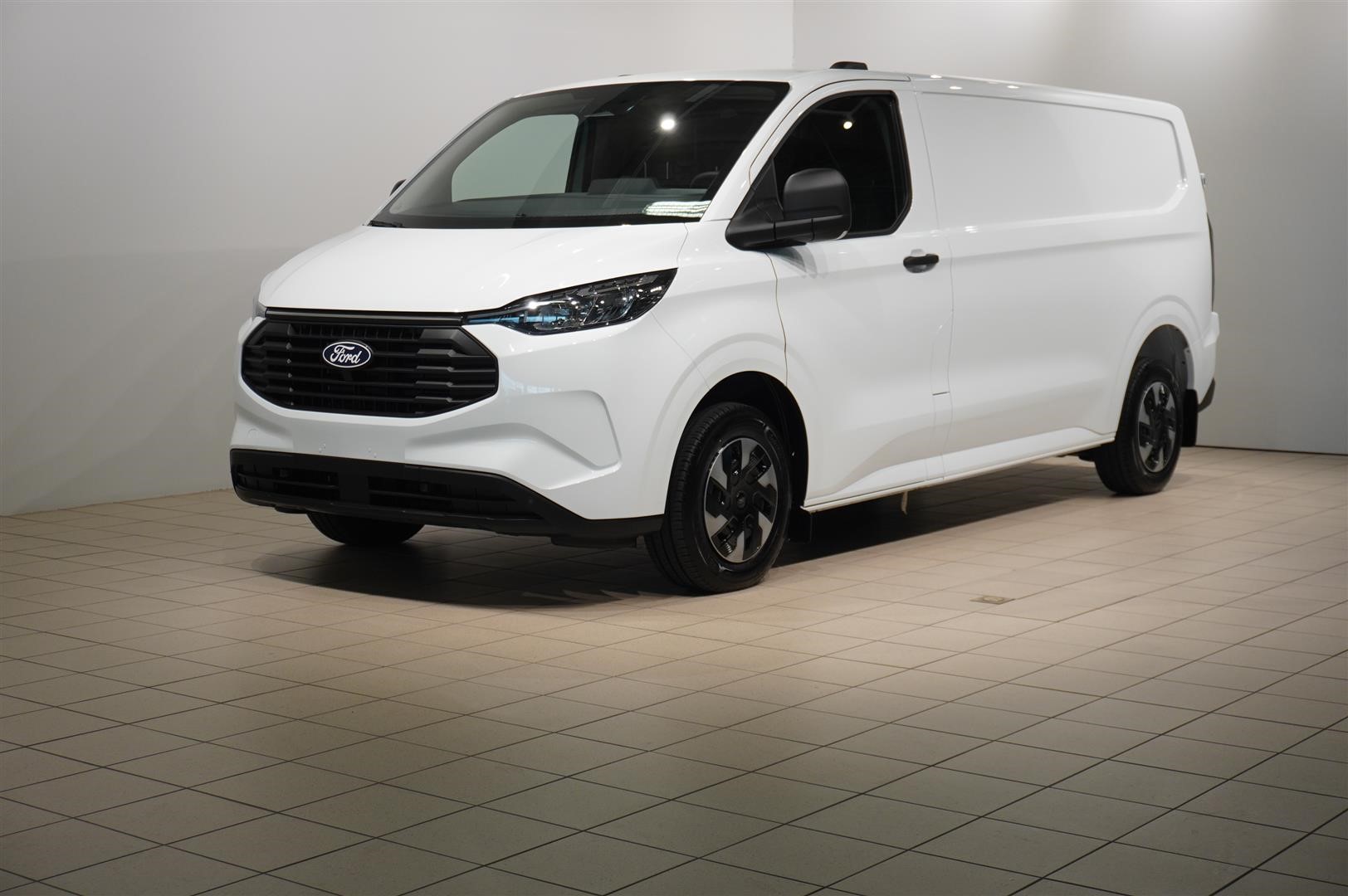 Skåp Trend 320l LWB 2.5l PHEV 227hk CVT AT FWD Bensin