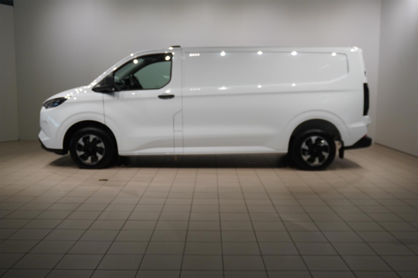 Skåp Trend 320l LWB 2.5l PHEV 227hk CVT AT FWD Bensin_1