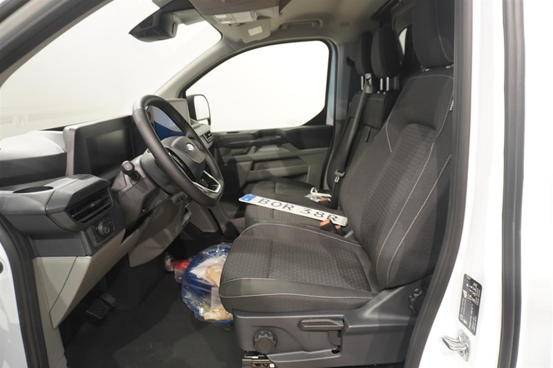 Skåp Trend 320l LWB 2.5l PHEV 227hk CVT AT FWD Bensin_4
