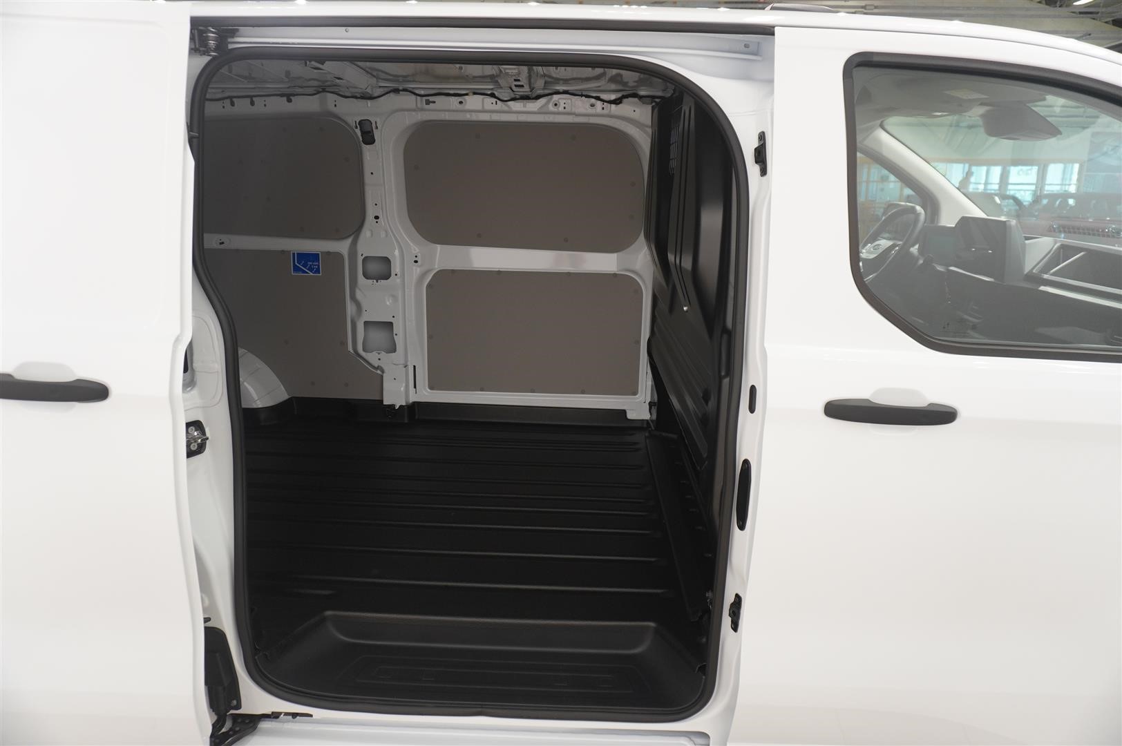 Skåp Trend 320l LWB 2.5l PHEV 227hk CVT AT FWD Bensin_5