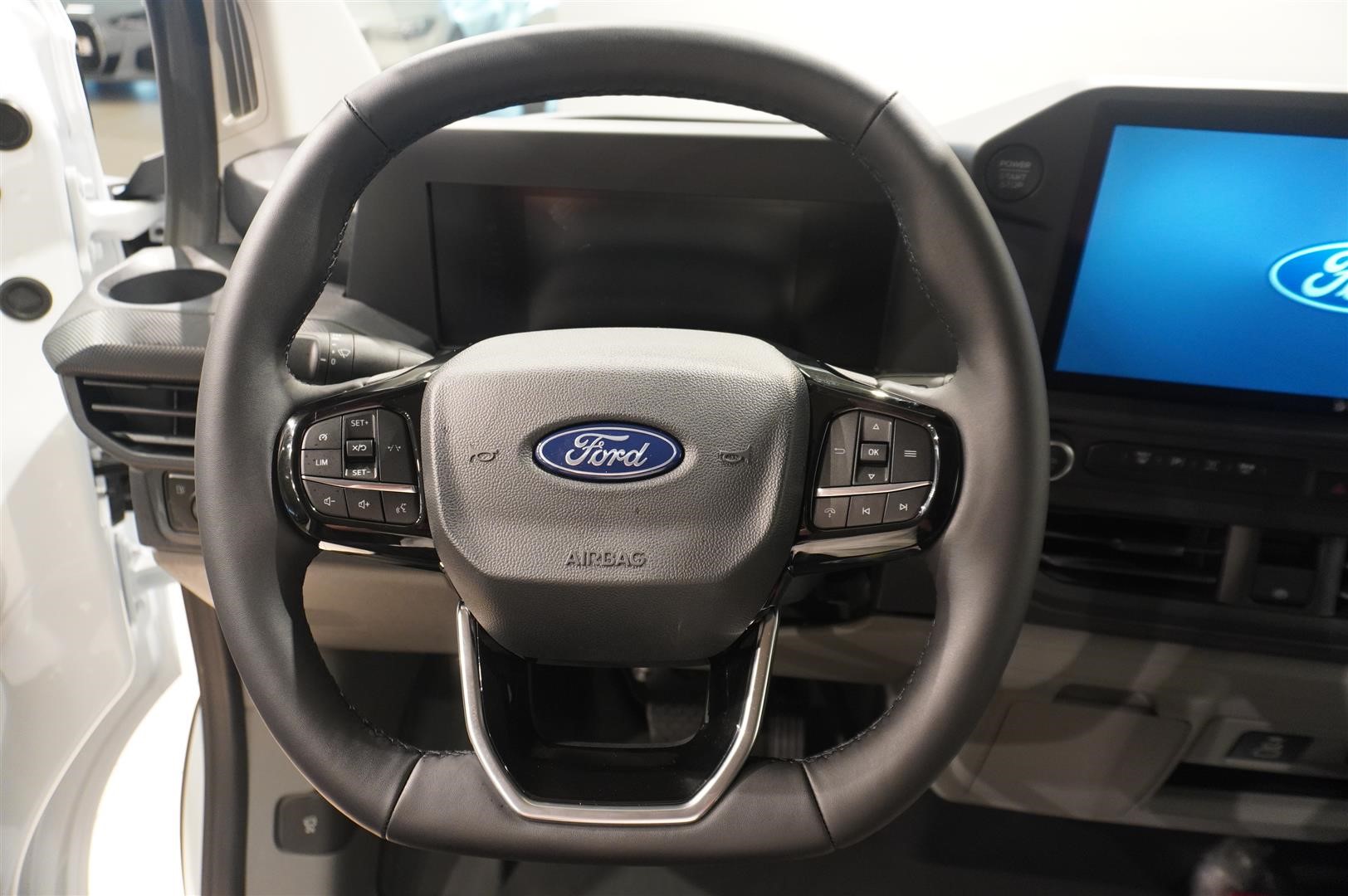 Skåp Trend 320l LWB 2.5l PHEV 227hk CVT AT FWD Bensin_7