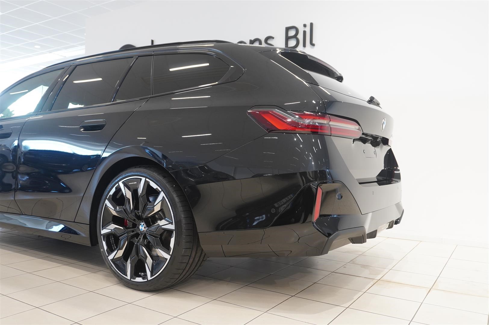 Touring M Sport Pro Business Launch Ed Drag DA+_5