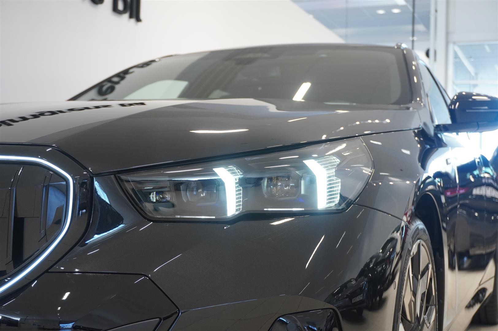 Touring M Sport Pro Business Launch Ed Drag DA+_10