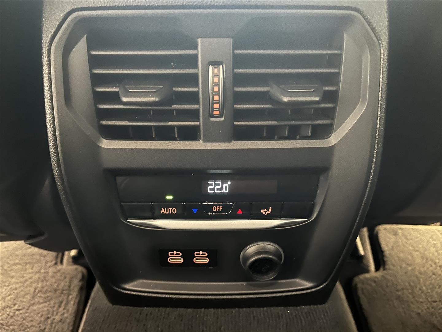 BMW 320d xDrive Touring Sportline Navi Värmare Drag_4