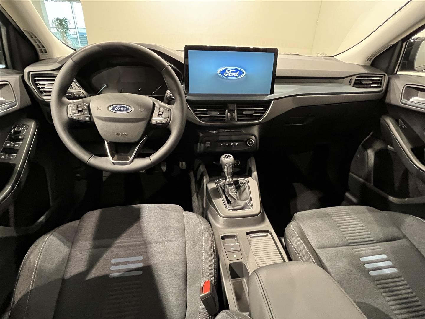 Ford Focus Active Kombi 1.0T EcoBoost MHEV 125hk E85 Edition 6MT_5