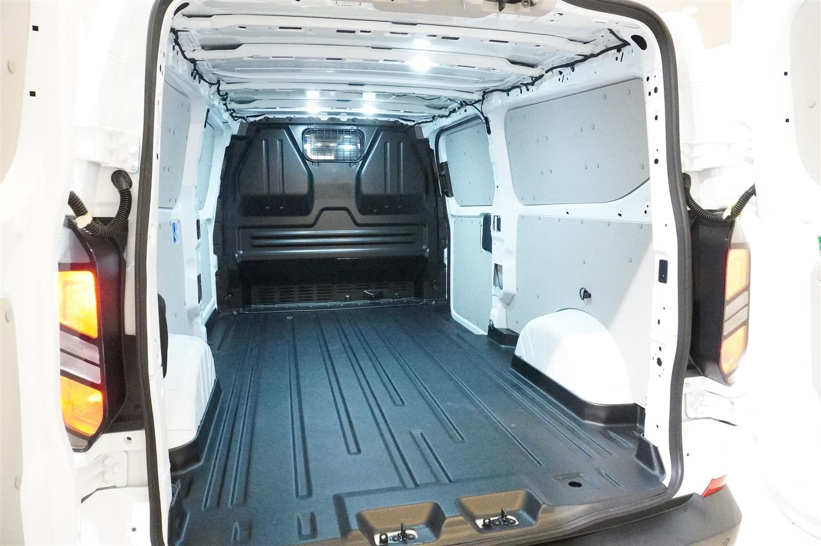 Skåp Trend 320l LWB 2.5l PHEV 227hk CVT AT FWD Bensin_4
