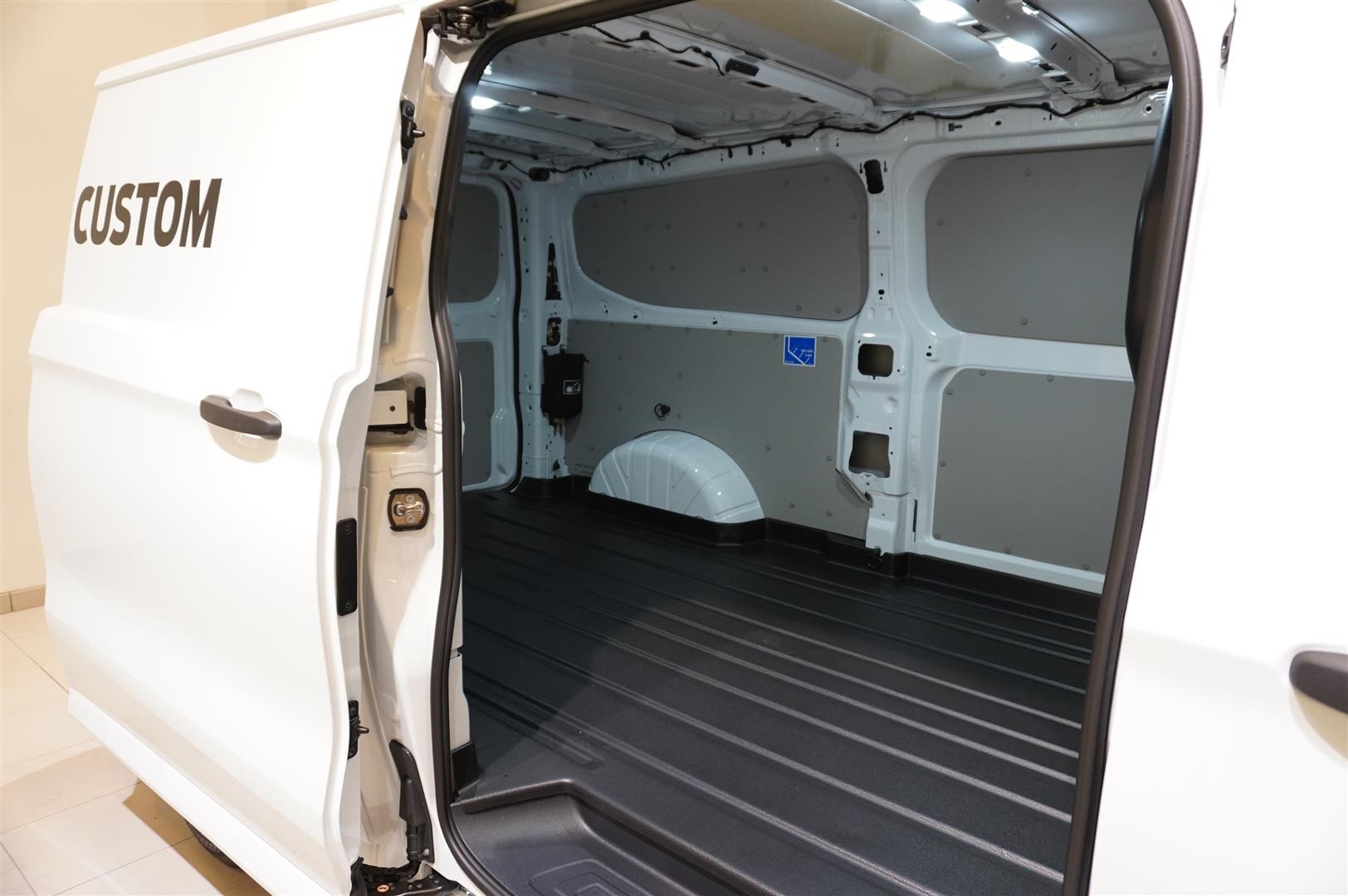 Skåp Trend 320l LWB 2.5l PHEV 227hk CVT AT FWD Bensin_5