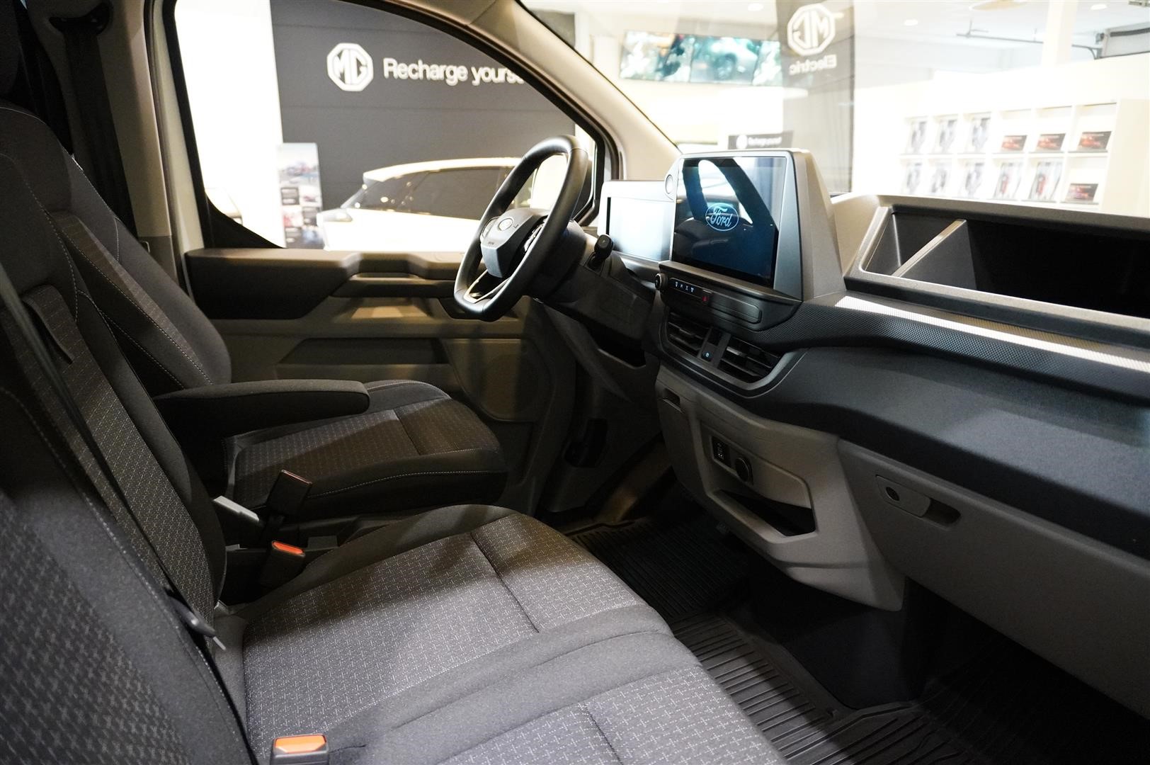 Skåp Trend 320l LWB 2.5l PHEV 227hk CVT AT FWD Bensin_7