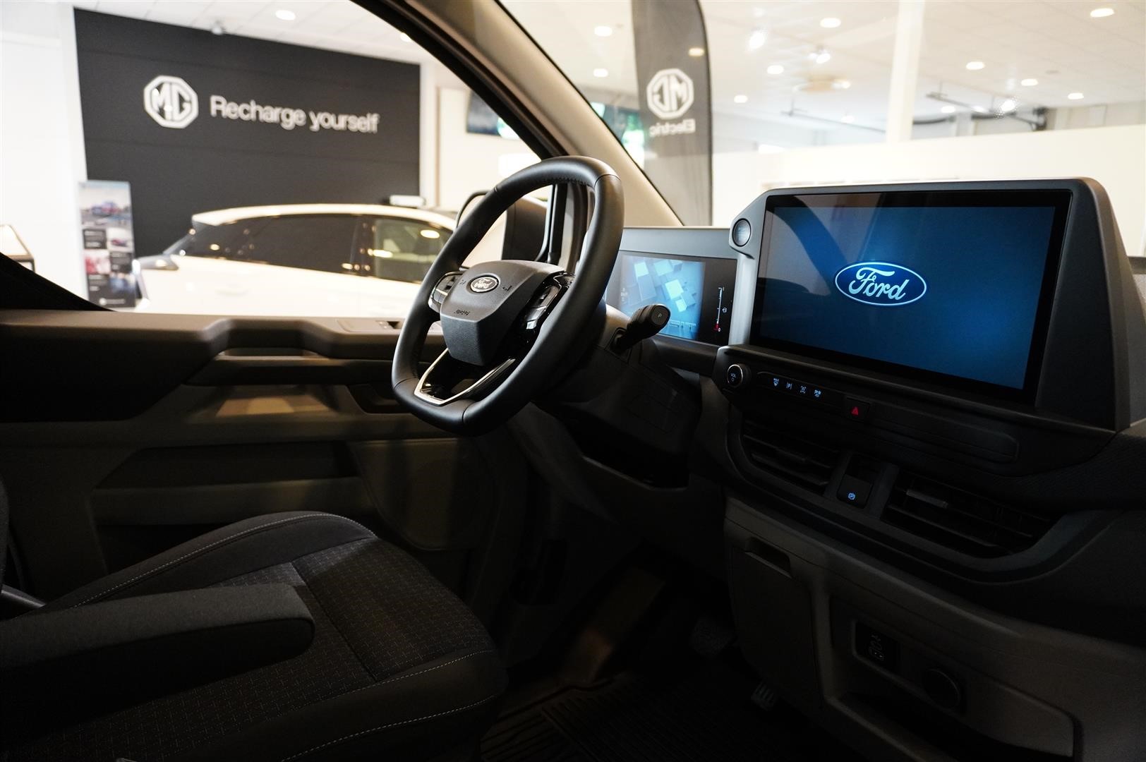 Skåp Trend 320l LWB 2.5l PHEV 227hk CVT AT FWD Bensin_8