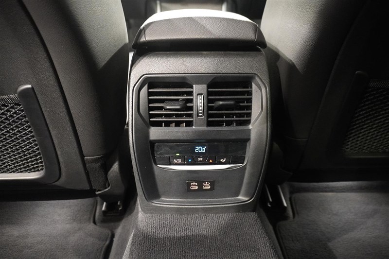 Touring M Sport HiFi Fartpilot Drag Cockpit Live Plus_13