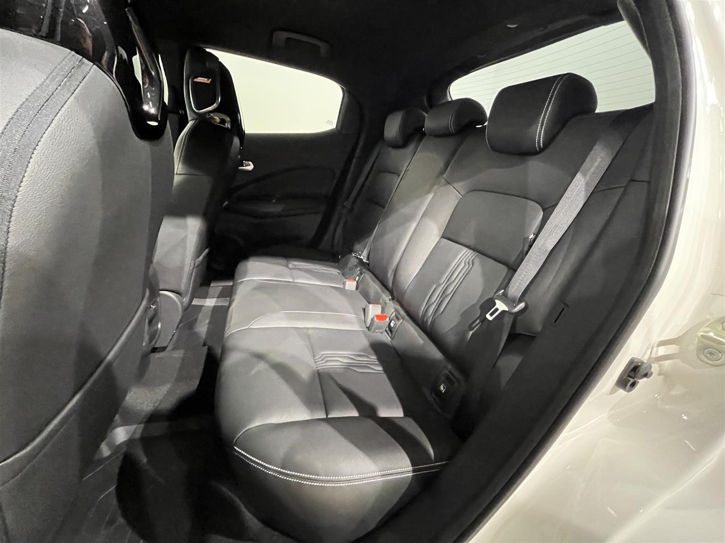 Nissan Juke DIG-T 114 hk DCT Tekna Navi 2-Tone My23 Hsw_6