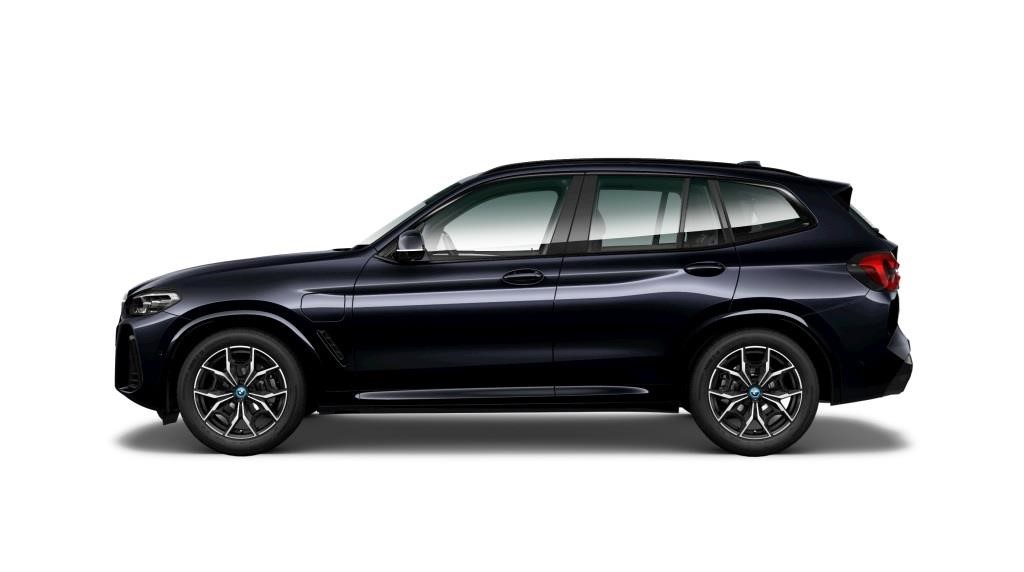 xDrive30e M Sport Navi Fartpilot HiFi Drag_3