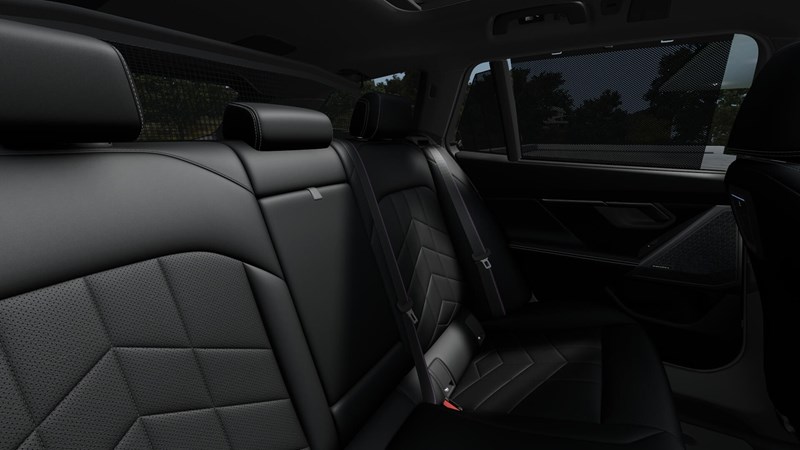 Touring M Sport Pro Business Ed Drag DA Pro B&W_10