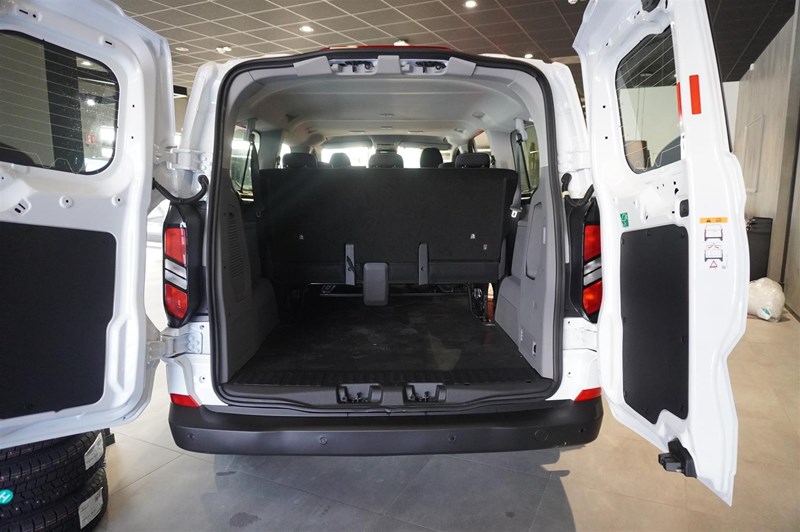 Kombi Minibuss Trend 320l LWB 2.0l 170hk 8AT FWD Diesel_5