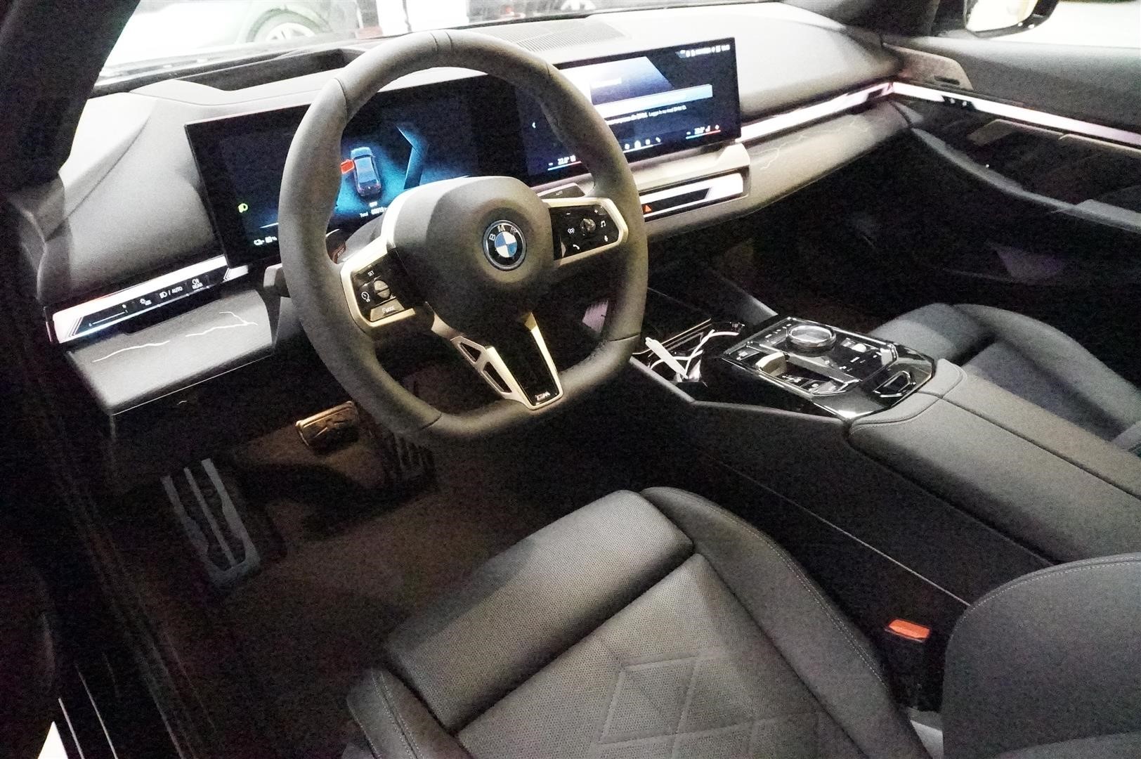 M Sport Pro Innovation DAP Panorama Keyless Drag_9