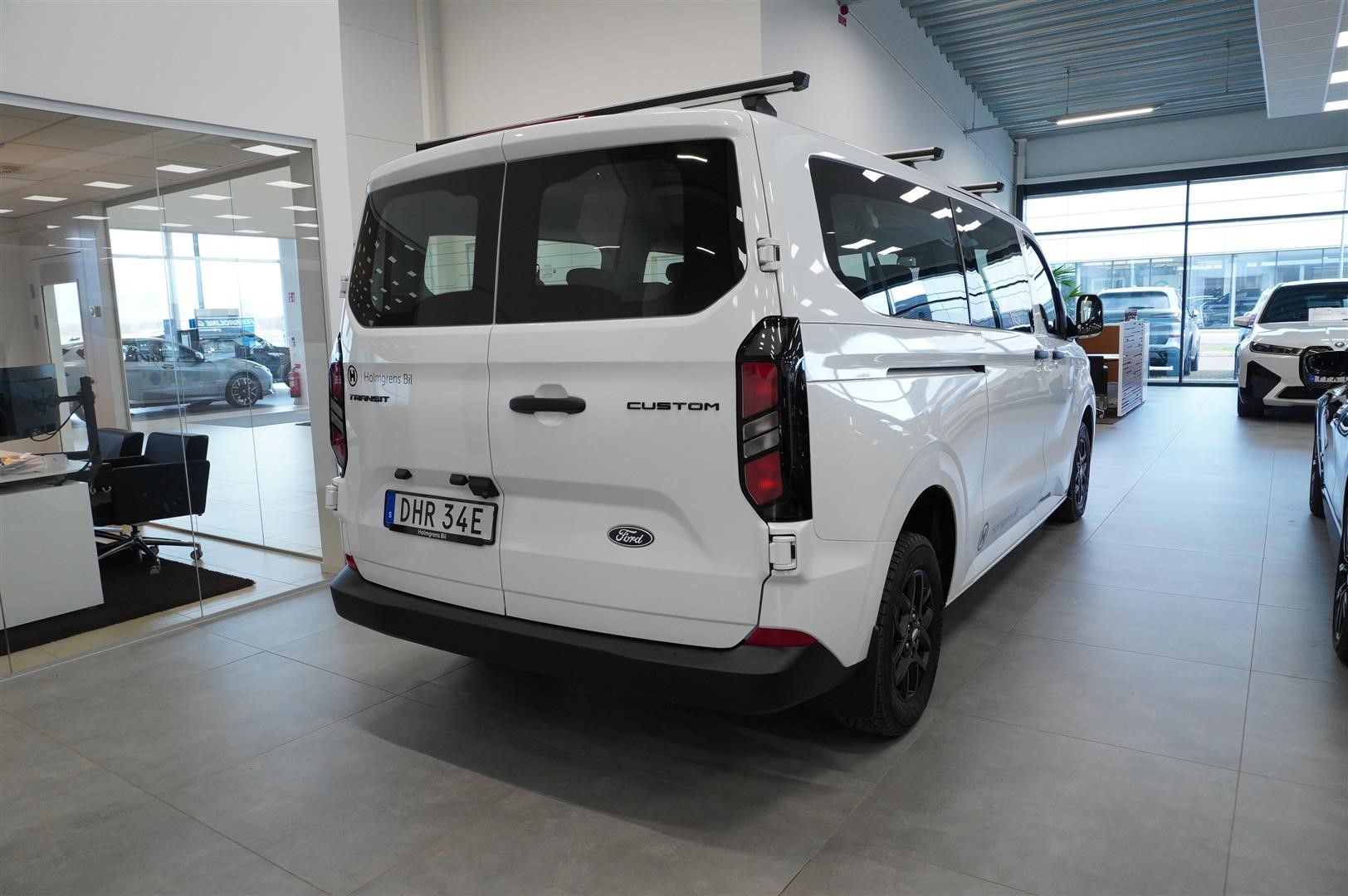 Kombi Minibuss Trend 320l LWB 2.0l 170hk 8AT FWD_4