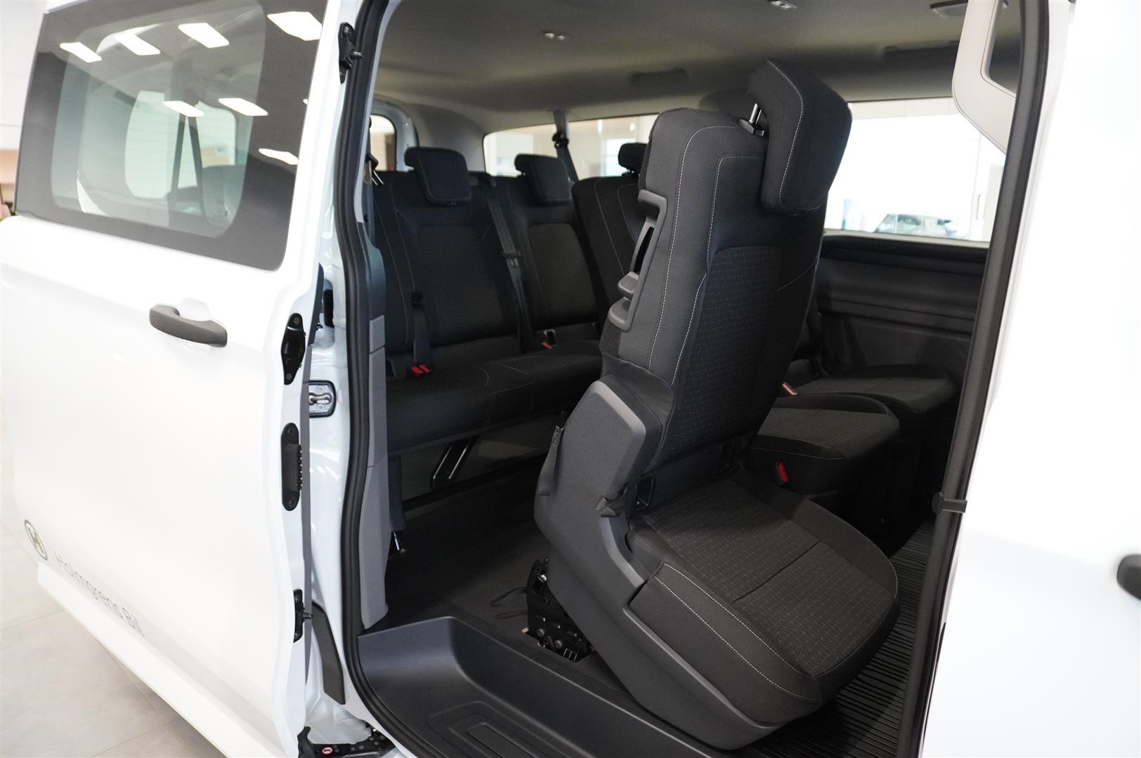 Kombi Minibuss Trend 320l LWB 2.0l 170hk 8AT FWD_8