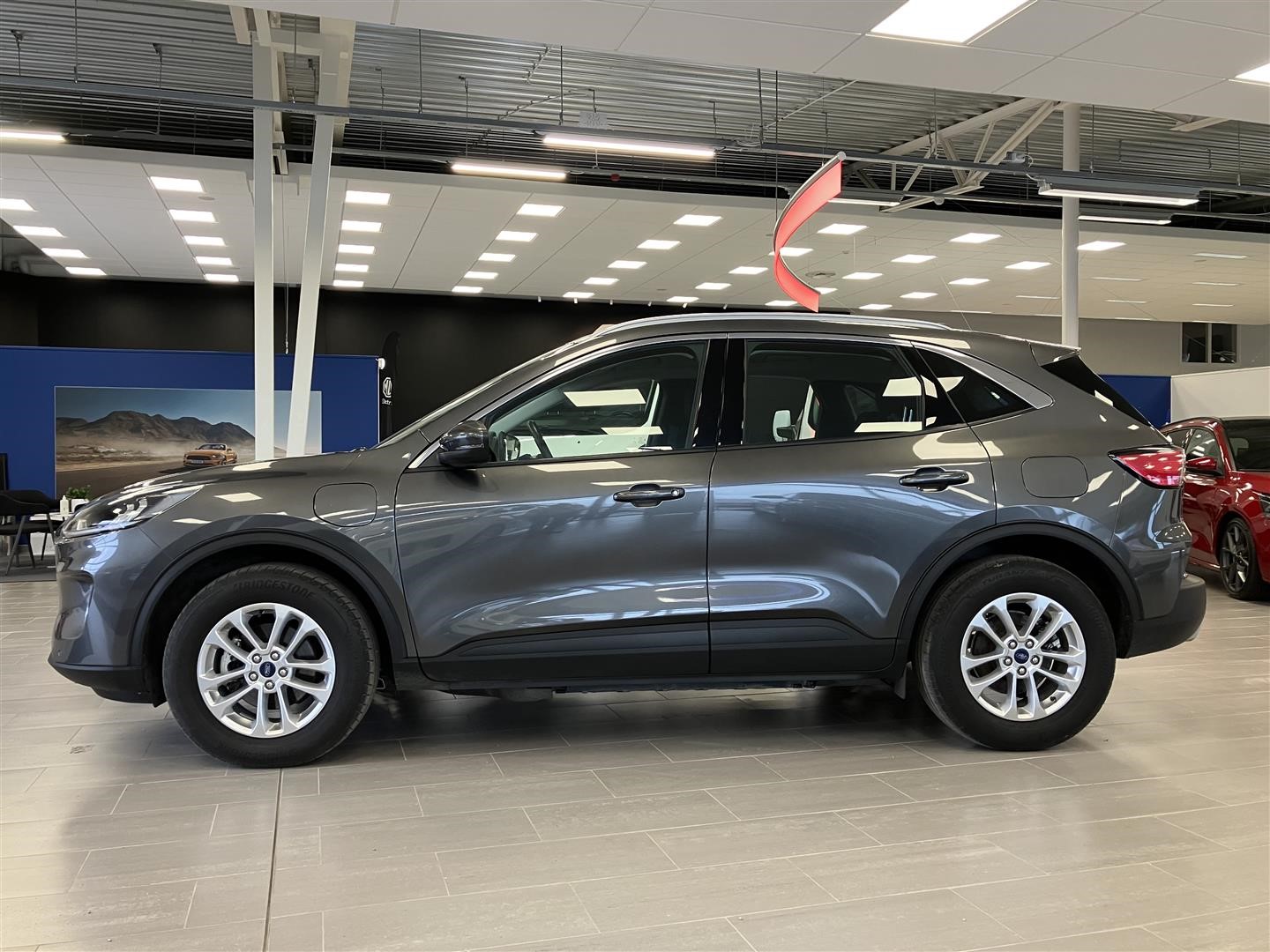 Titanium 2.5 Plug-In Hybrid FWD_2