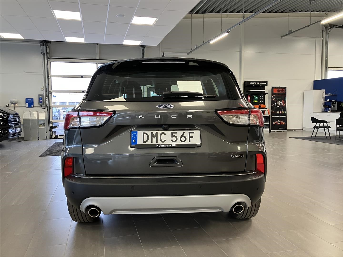 Titanium 2.5 Plug-In Hybrid FWD_3
