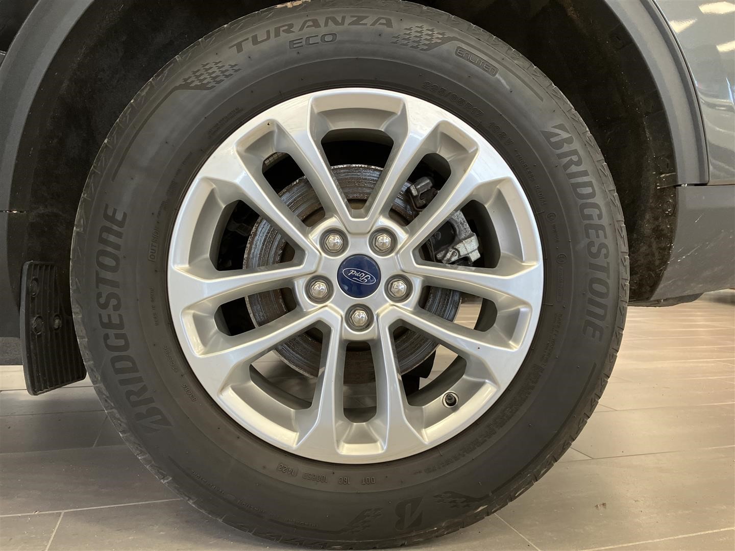 Titanium 2.5 Plug-In Hybrid FWD_5