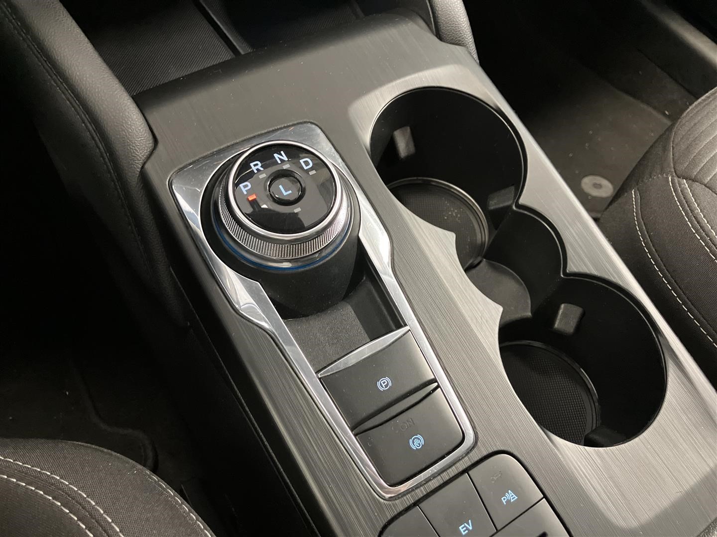 Titanium 2.5 Plug-In Hybrid FWD_11