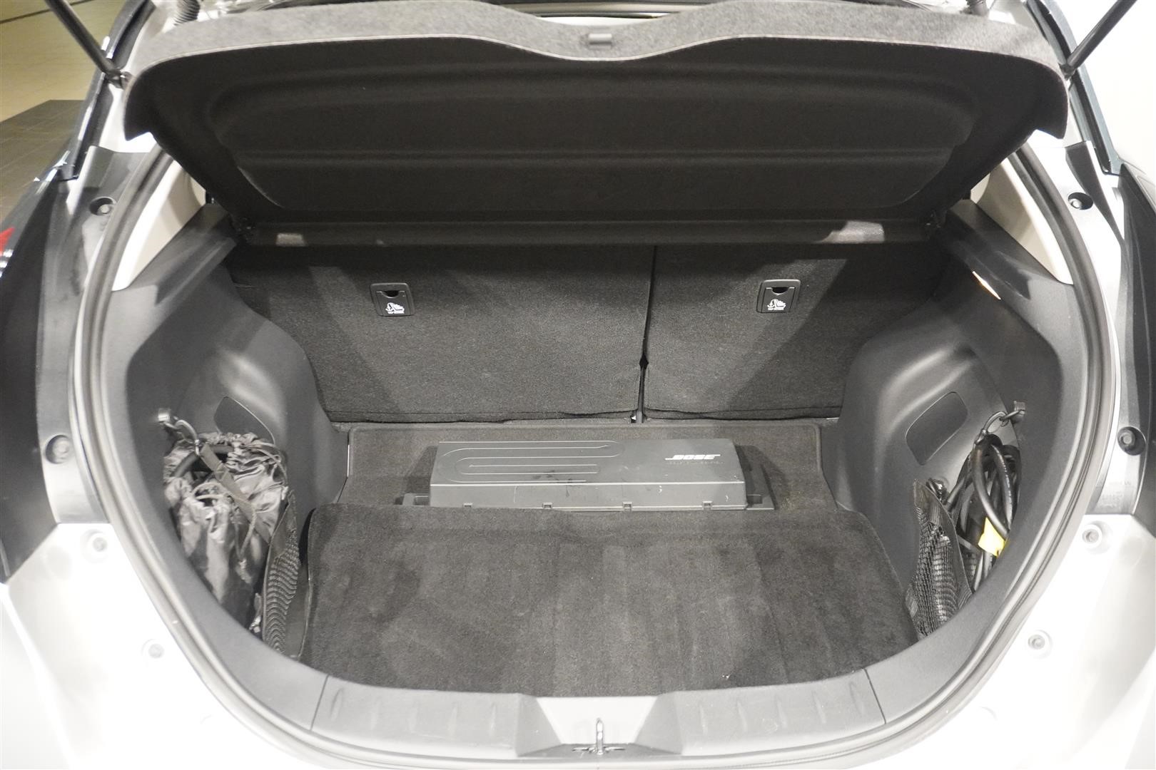 Tekna 39kWh 360° LED Bose Läder_5