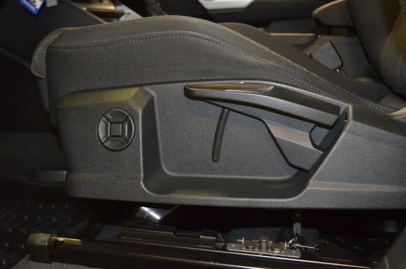 Audi Q3 35 TFSi 150 hk Proline Aut Matrix B-Kamera Välskött_21