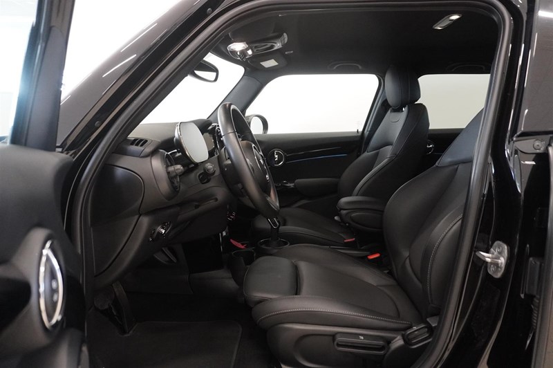 S 5dr Experience Kamera LED Tonade 17”_10
