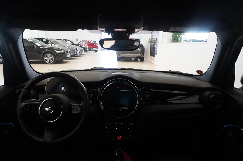 S 5dr Experience Kamera LED Tonade 17”_11