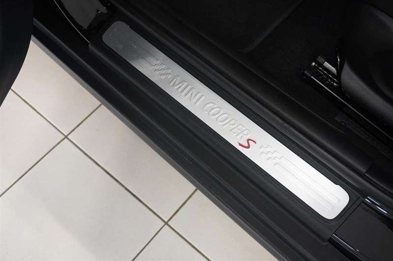 S 5dr Experience Kamera LED Tonade 17”_20